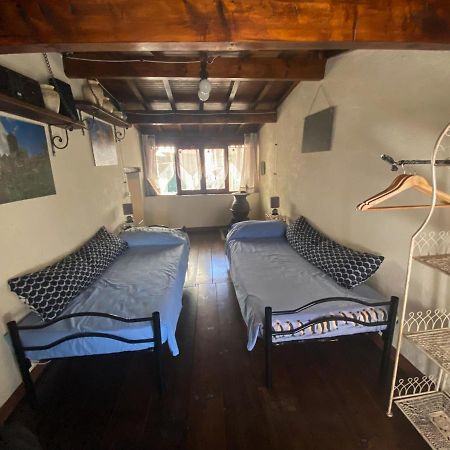 La Dimora Della Strega Apartment Glori Bagian luar foto