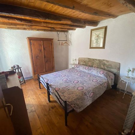 La Dimora Della Strega Apartment Glori Bagian luar foto