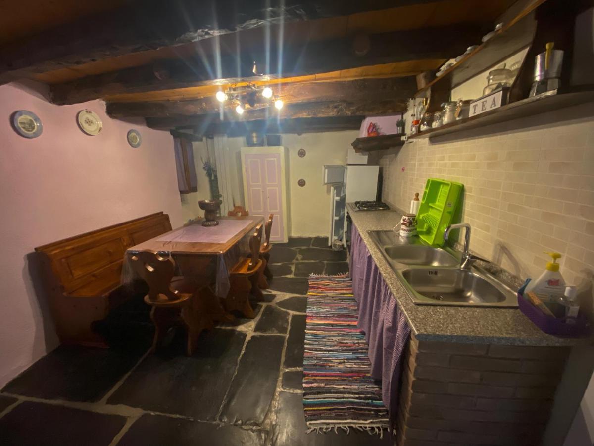 La Dimora Della Strega Apartment Glori Bagian luar foto