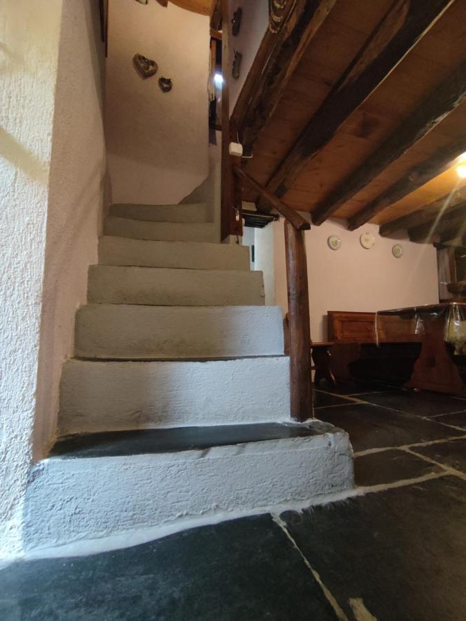 La Dimora Della Strega Apartment Glori Bagian luar foto
